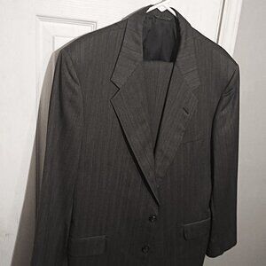 Tom James Men 2 Peice Gray Suit  44S
